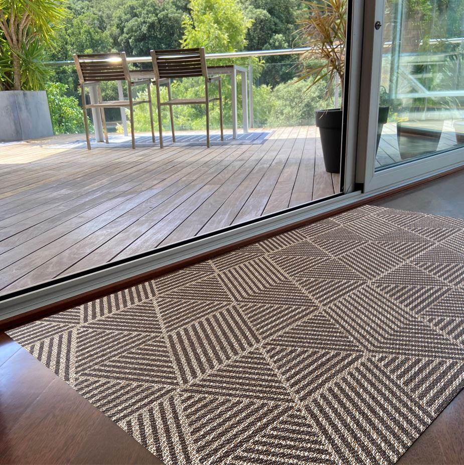 tapis exterieur jute imitation, tapis exterieur terrasse, tapis motif geometrique